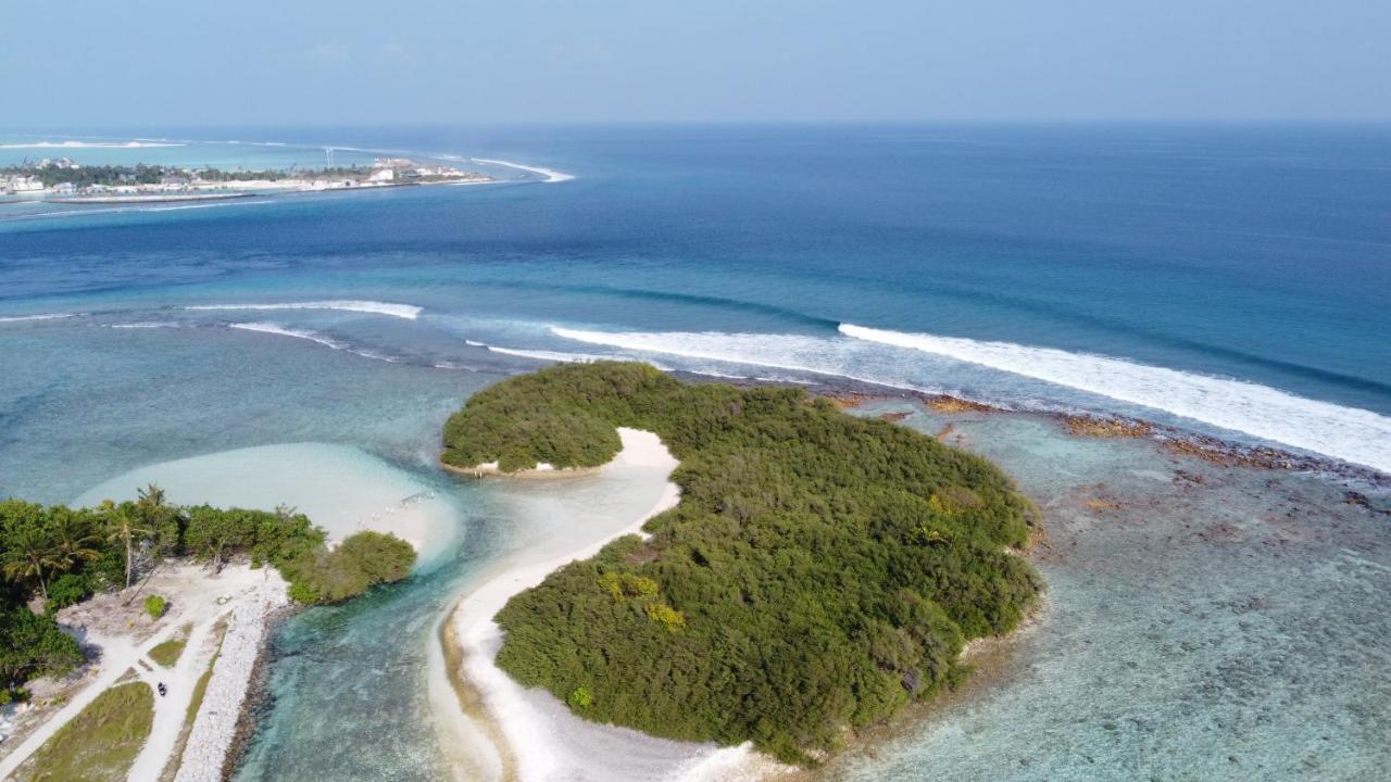 Iru Maldives Hotel Thulusdhoo Exterior foto