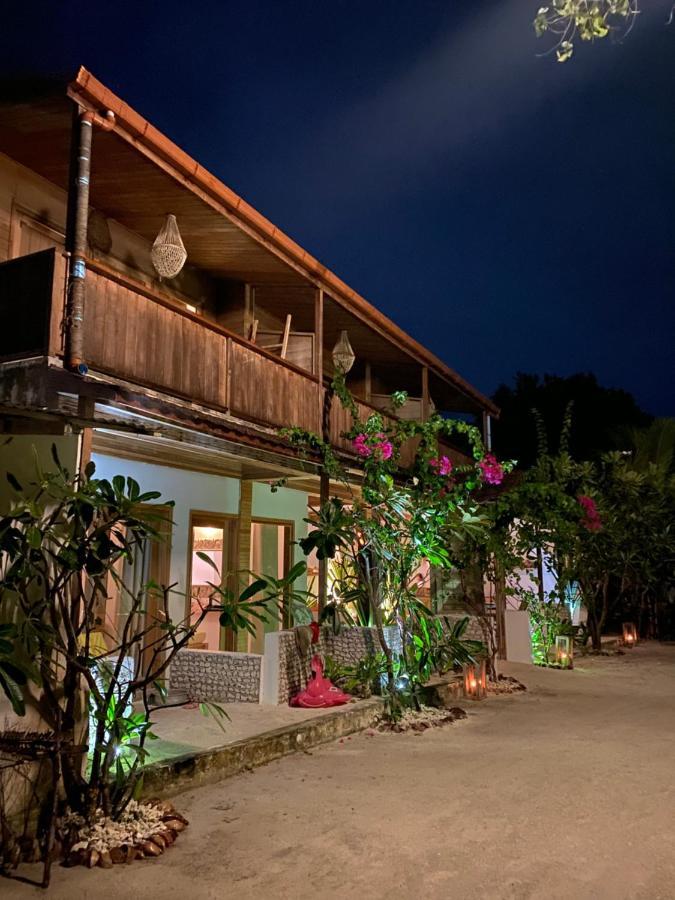 Iru Maldives Hotel Thulusdhoo Exterior foto