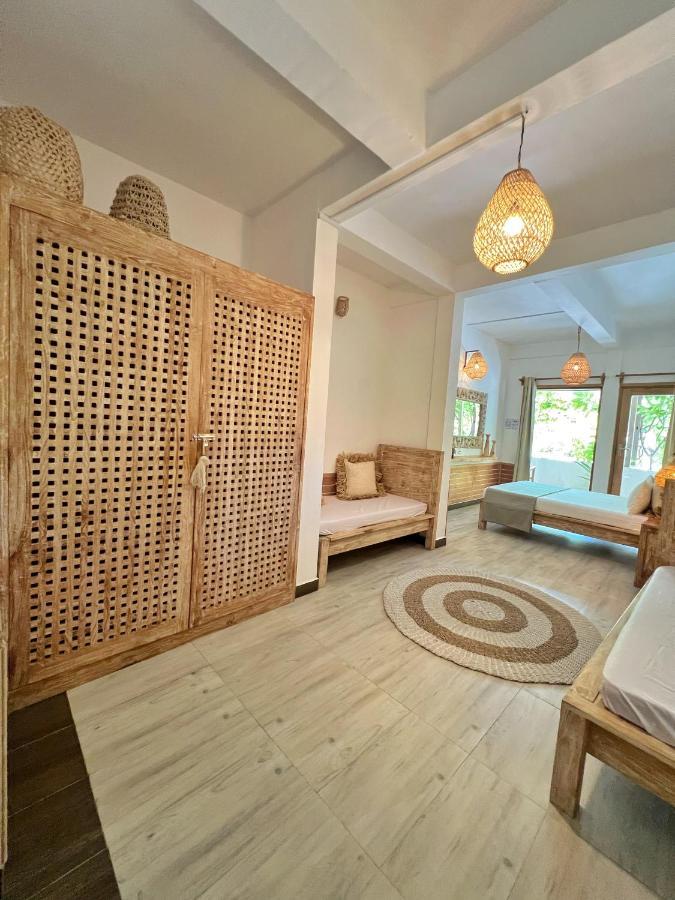 Iru Maldives Hotel Thulusdhoo Exterior foto