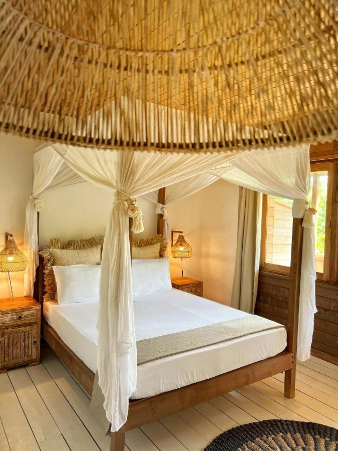 Iru Maldives Hotel Thulusdhoo Exterior foto