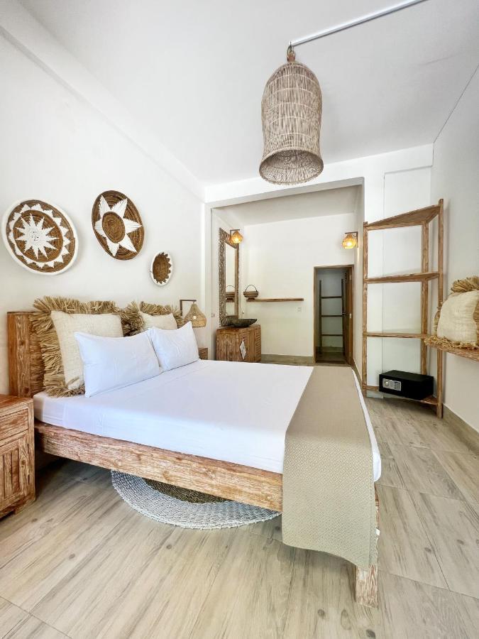 Iru Maldives Hotel Thulusdhoo Exterior foto