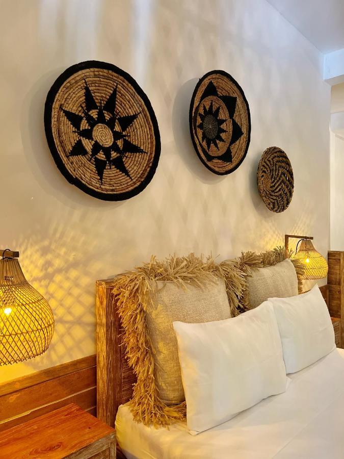 Iru Maldives Hotel Thulusdhoo Exterior foto