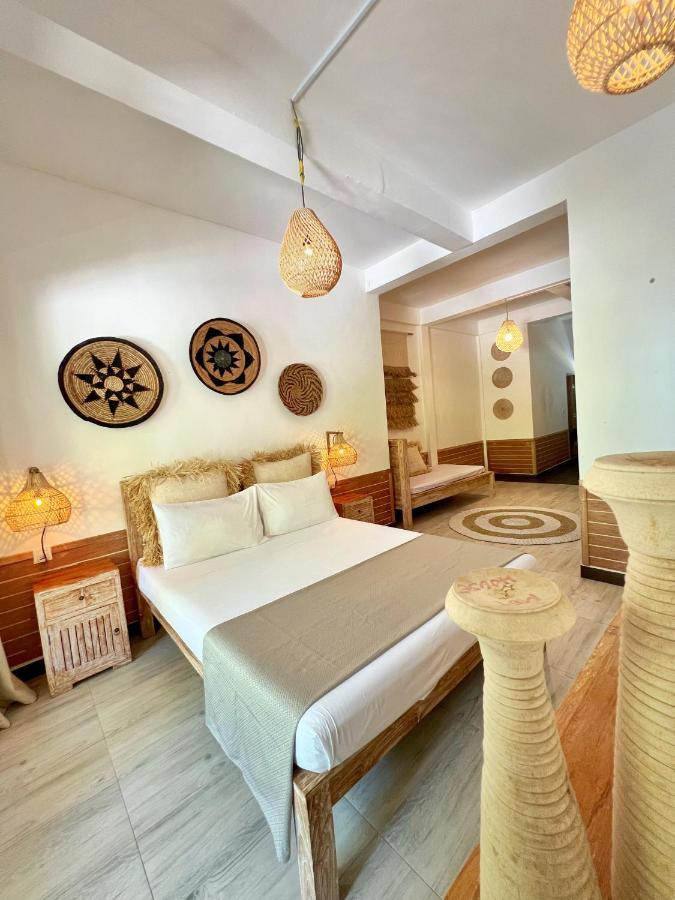 Iru Maldives Hotel Thulusdhoo Exterior foto