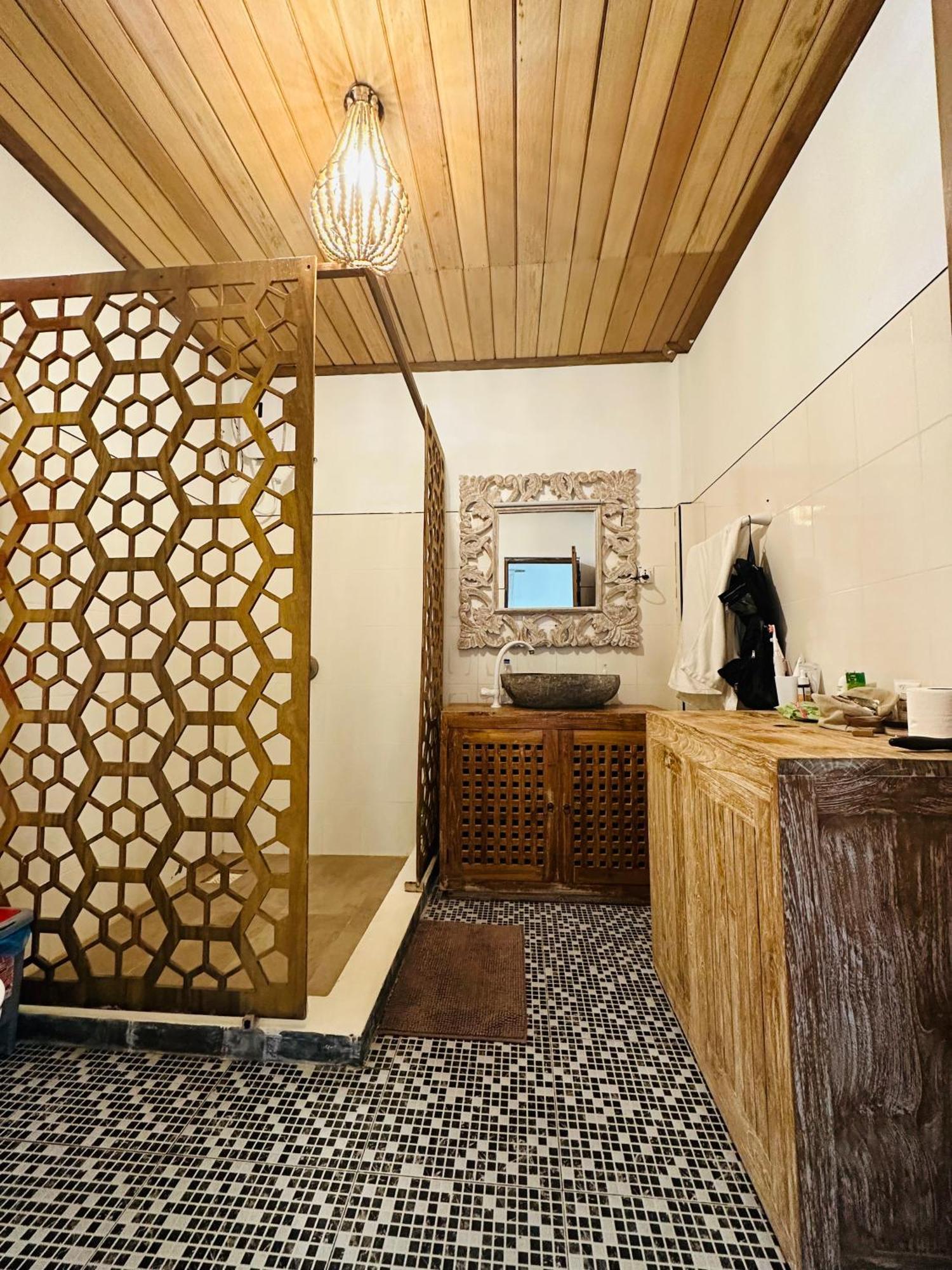 Iru Maldives Hotel Thulusdhoo Exterior foto